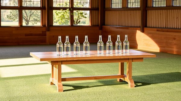 Dressage table : l'ordre des verres à eau écoresponsables